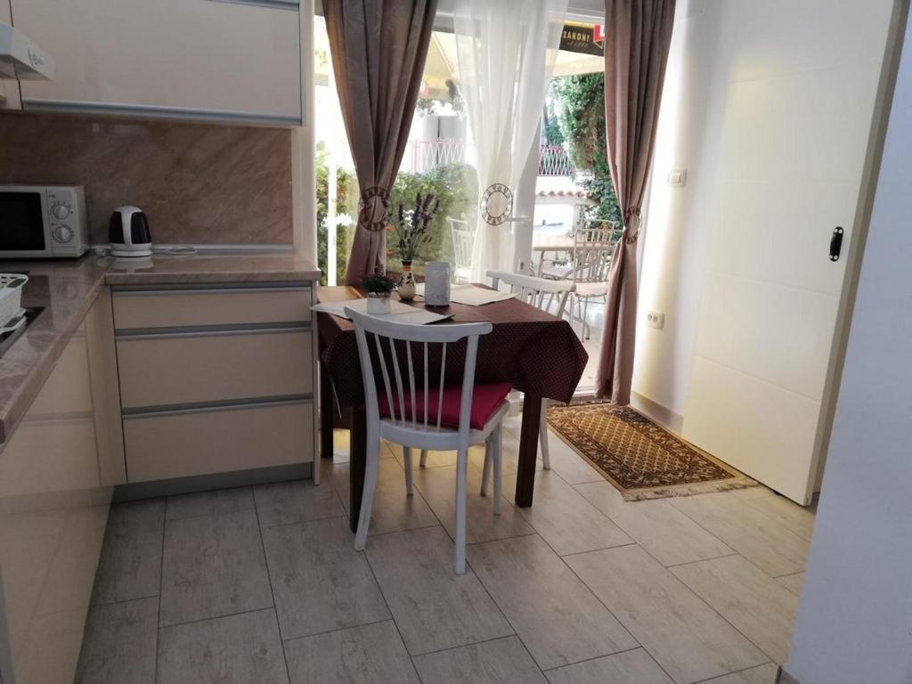 Apartments With A Parking Space Pakostane, Biograd - 22375 المظهر الخارجي الصورة