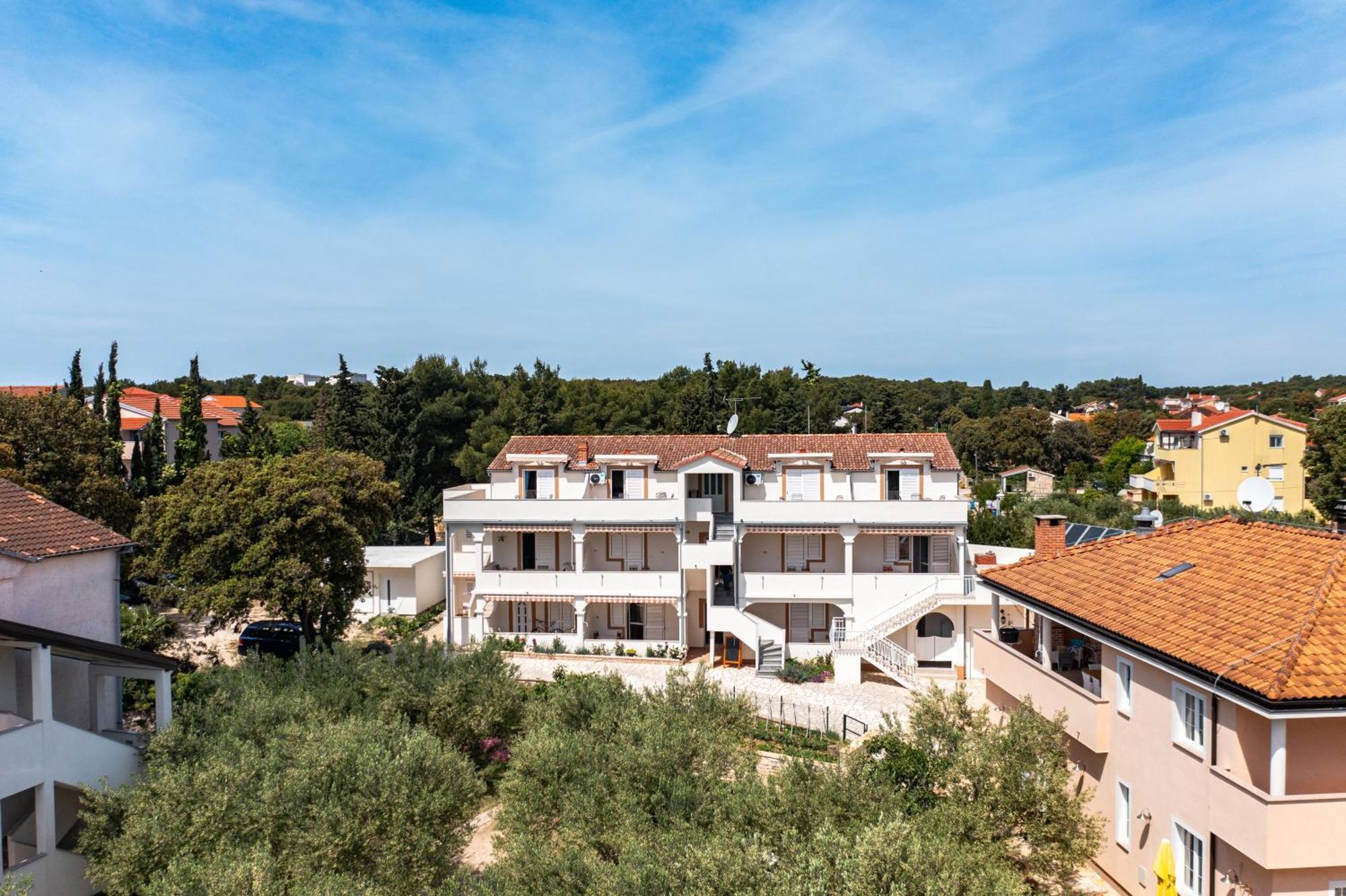 Apartments With A Parking Space Pakostane, Biograd - 22375 المظهر الخارجي الصورة